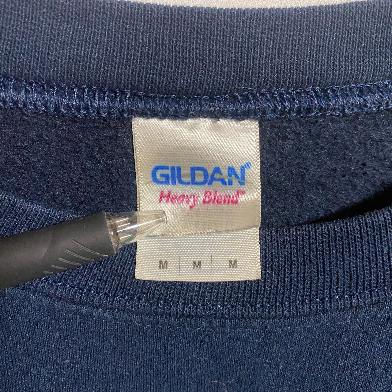 古着 used GILDAN ギルダン 長袖ロゴプリントスウェット トレーナー クルーネック ネイビー 秋冬服 Mサイズ