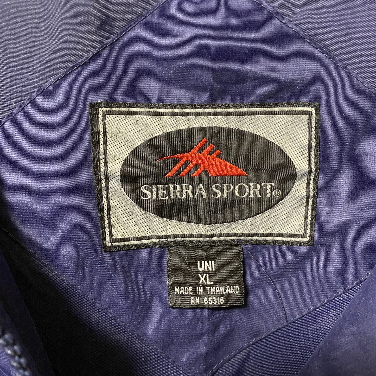 古着 used SIERRA SPORT 長袖ワンポイント刺繍ロゴナイロンジャケット オーバーサイズ ネイビー XLサイズ