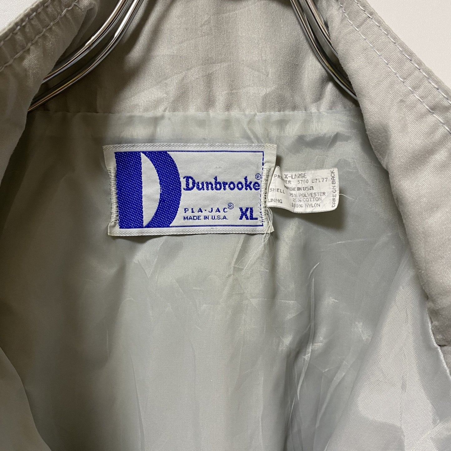 古着 used Dunbrooke 長袖ロゴ刺繍ナイロンジャケット オーバーサイズ レトロデザイン グレー XLサイズ