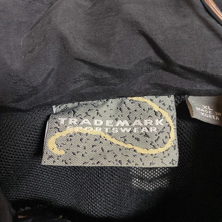 古着 used TRADEMARK 長袖ナイロンジャケット パーカージャケット ワンポイント刺繍 黒 青 ハイネック XLサイズ