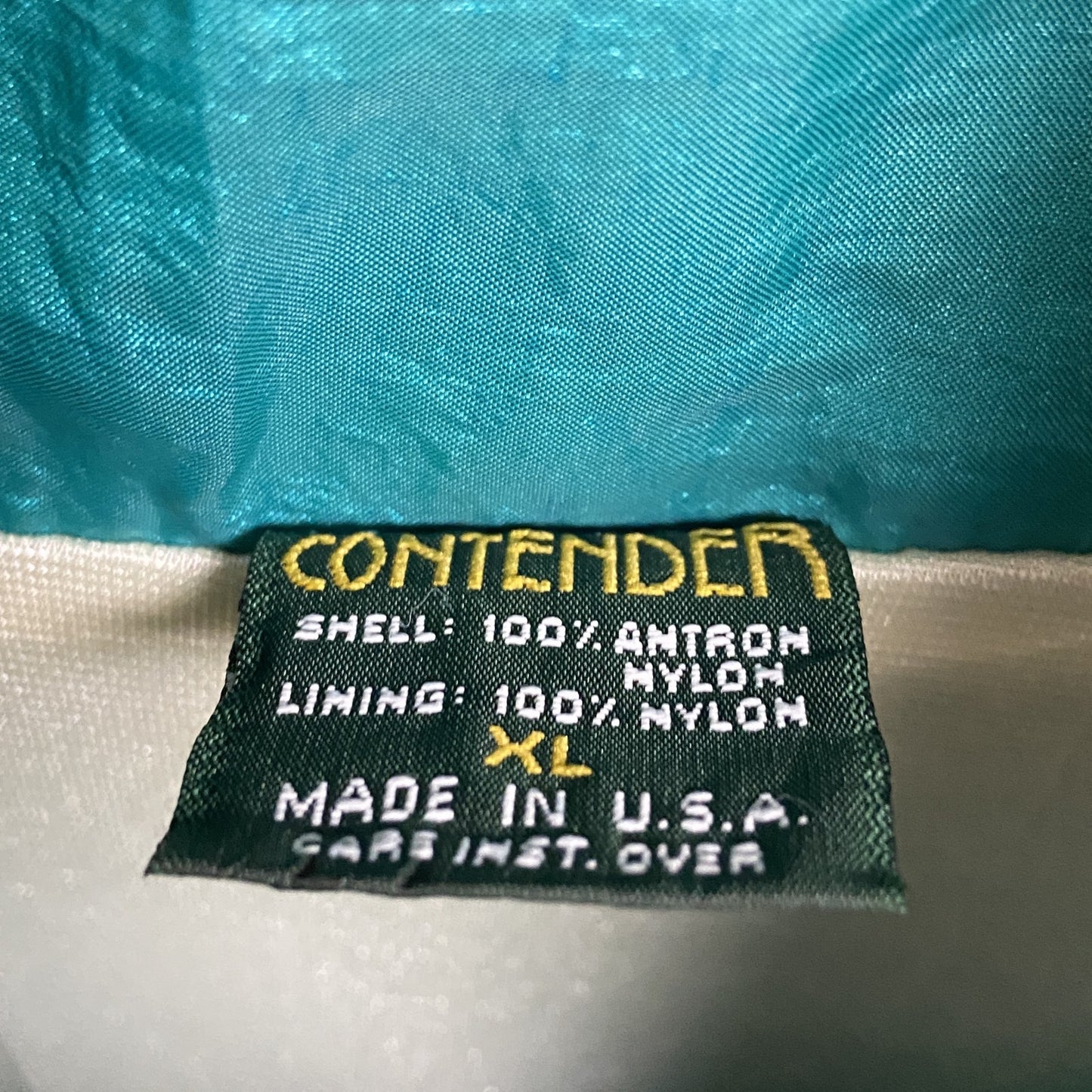 古着 used CONTENDER USA製 長袖ナイロンジャケット ワンポイント刺繍 ハイネック ビックシルエット XLサイズ
