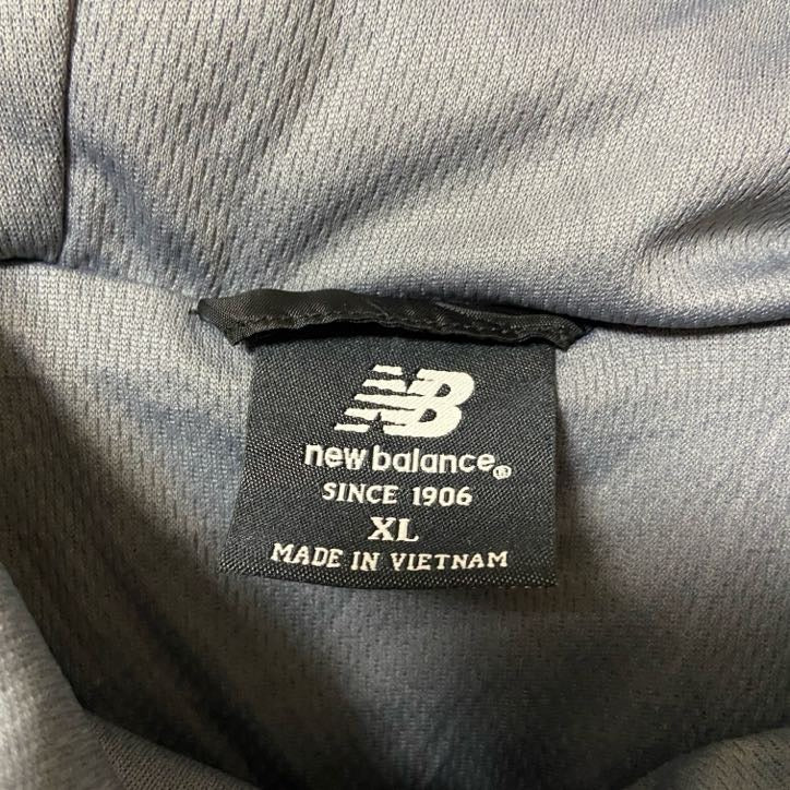 古着 used New Balance ニューバランス 長袖ナイロンパーカー ワンポイントプリント ビックシルエット XLサイズ