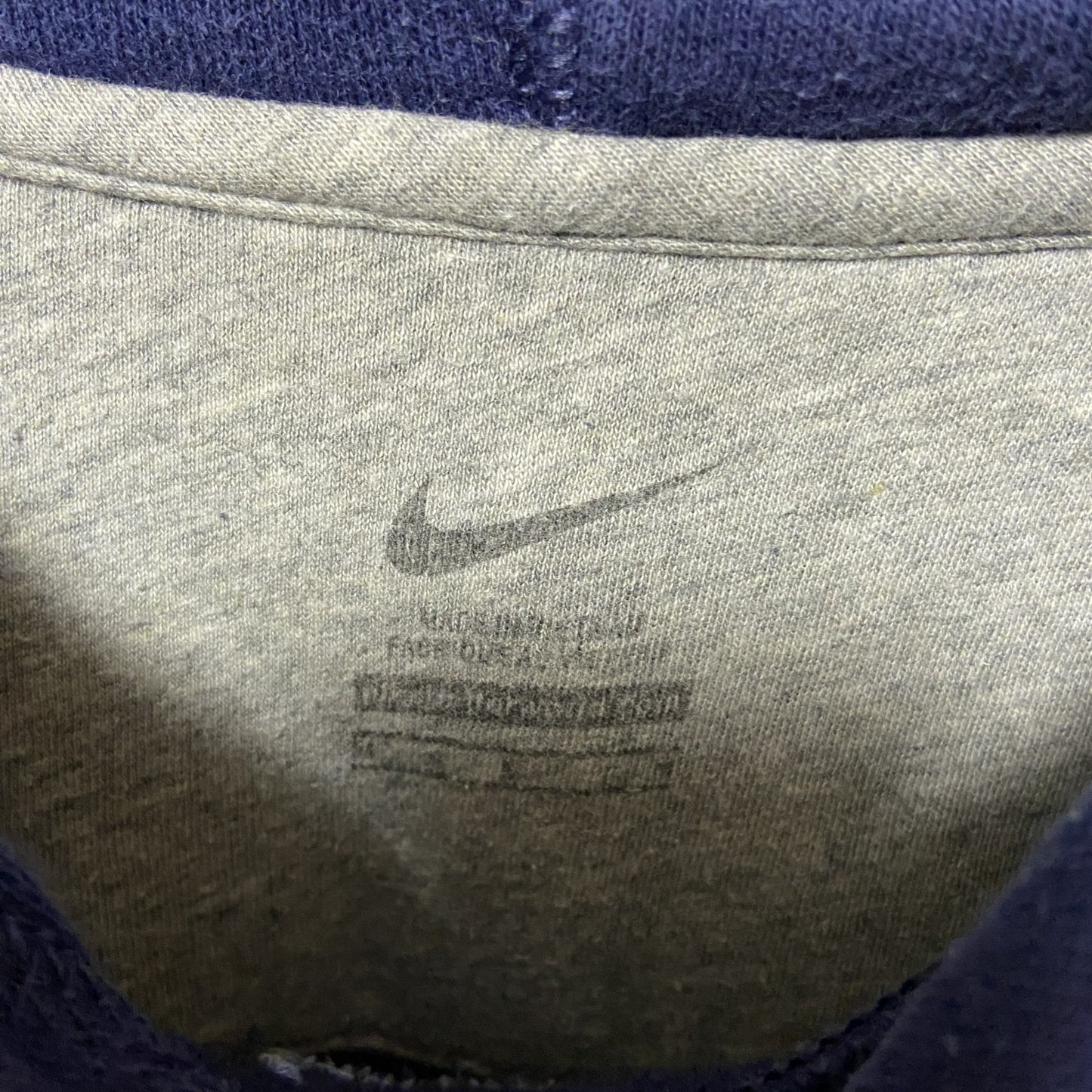 古着 used NIKE ナイキ ノースカロライナ大学 長袖ワッペン刺繍パーカー カレッジ スウッシュロゴ ネイビー Mサイズ
