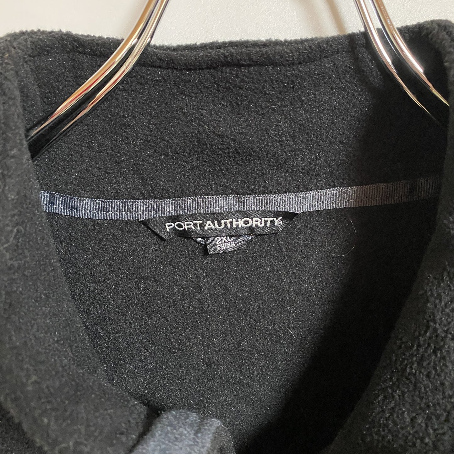 古着 used PORTAUTHORITY 長袖フルジップフリースジャケット ワンポイント刺繍 黒 ビッグシルエット 2XLサイズ