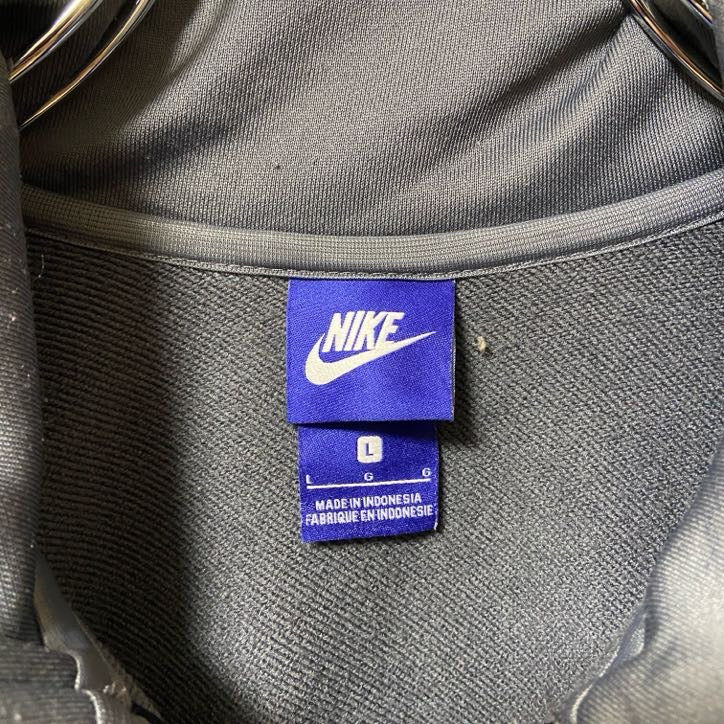 古着 used NIKE ナイキ 長袖トラックジャケット ジャージ ワンポイント刺繍 スポーツ グレー 黒 ブラック Lサイズ