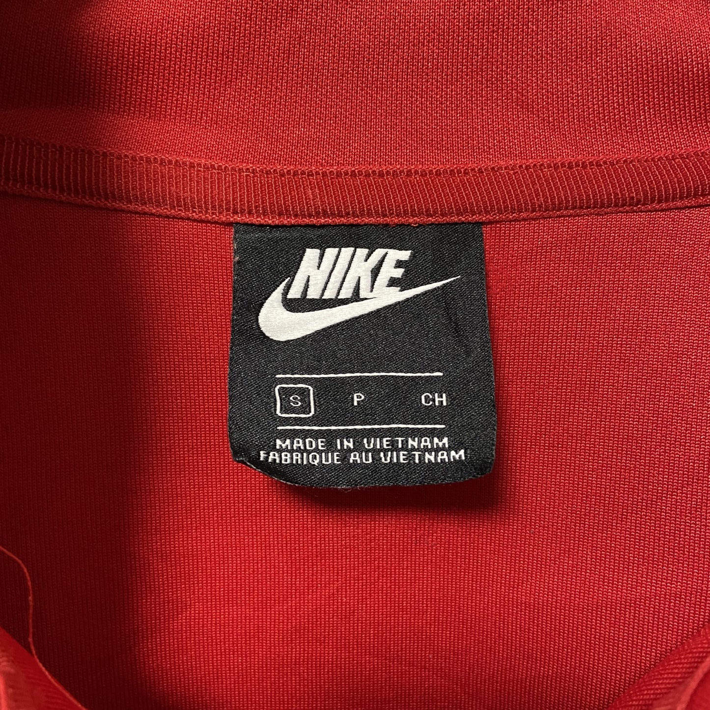 古着 used NIKE ナイキ 長袖トラックジャケット ジャージ 黒 ブラック 赤 レトロ スウッシュロゴ Sサイズ