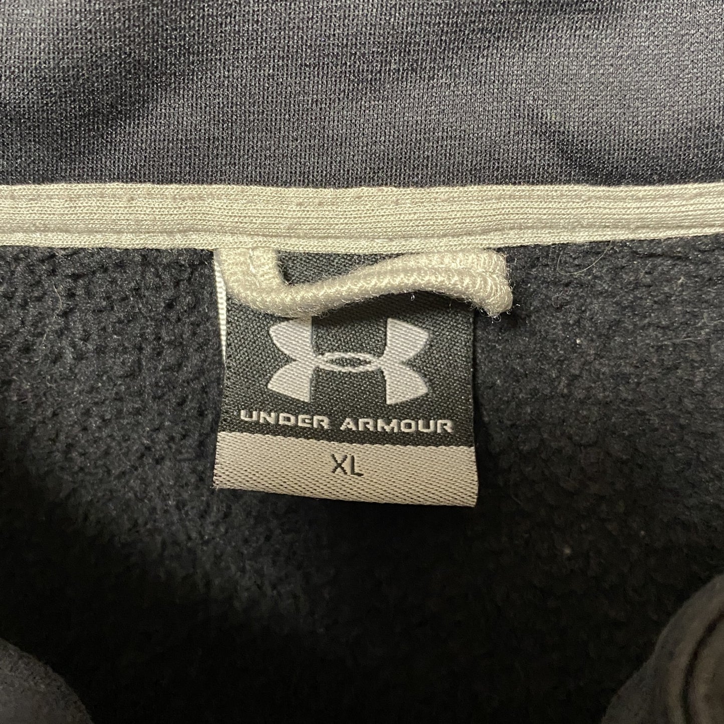 古着 used UNDER ARMOUR アンダーアーマー 長袖ハーフジップスウェット トレーナー スポーツウェア 黒 ロゴ刺繍