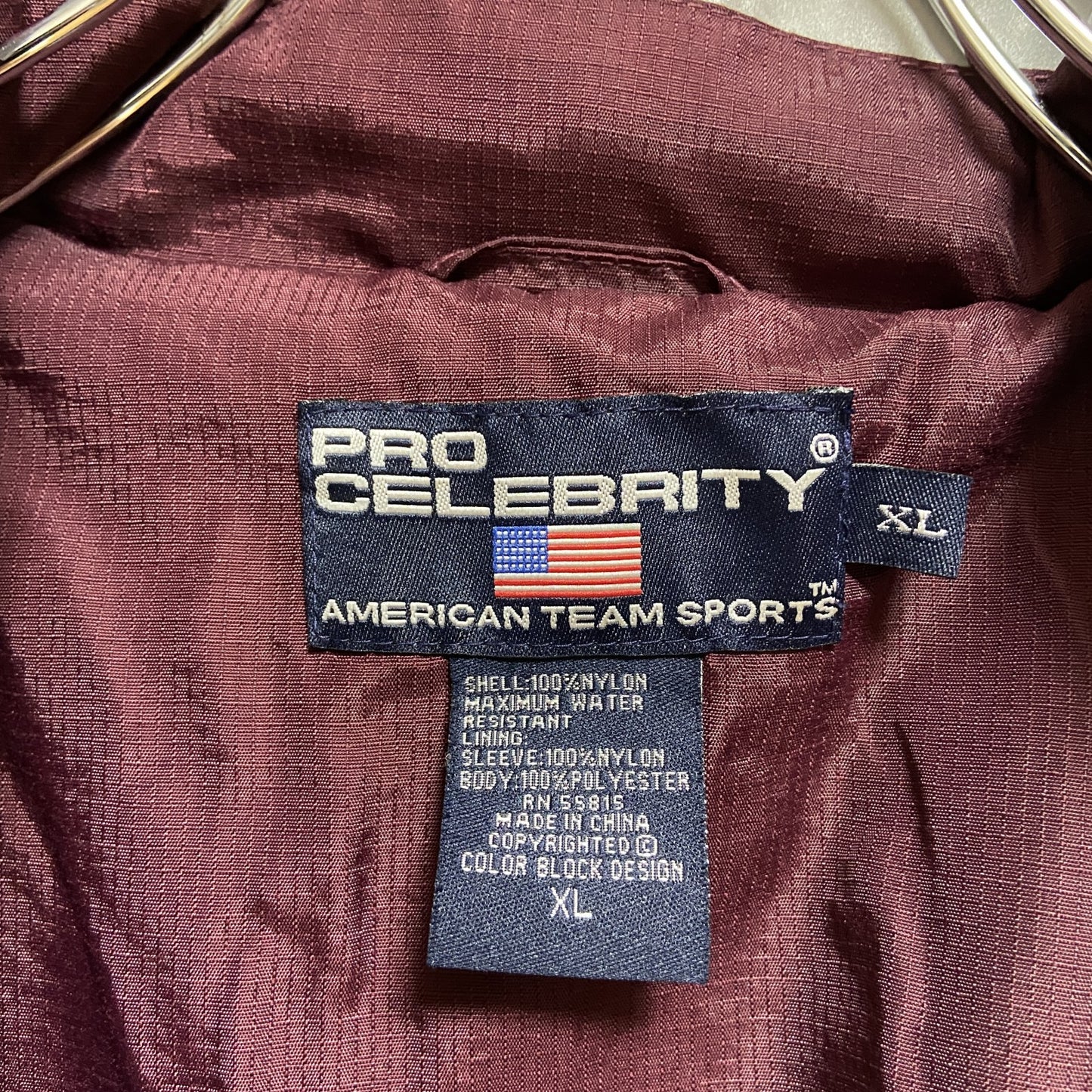古着 used PROCELEBRITY 長袖ナイロンジャケット ワンポイント刺繡 ワインレッド えんじ色 レトロ XLサイズ