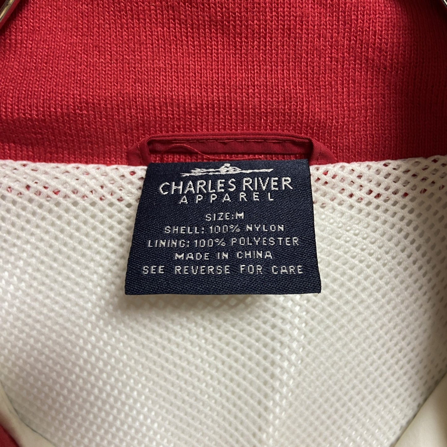 古着 used CHARLESRIVER 長袖ナイロンジャケット ワンポイント刺繡 ラクロス スポーツ 赤 Mサイズ