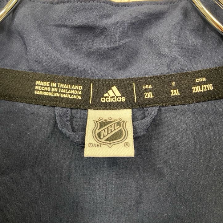 古着 used adidas アディダス NHL 長袖プリントナイロンジャケット BLUE JACKETS ネイビー 2XLサイズ