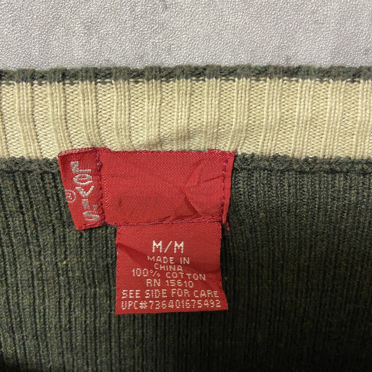 古着 used Levi's リーバイス 長袖セーター ニット ロゴタグ カーキ クルーネック コットン 秋冬服 Mサイズ