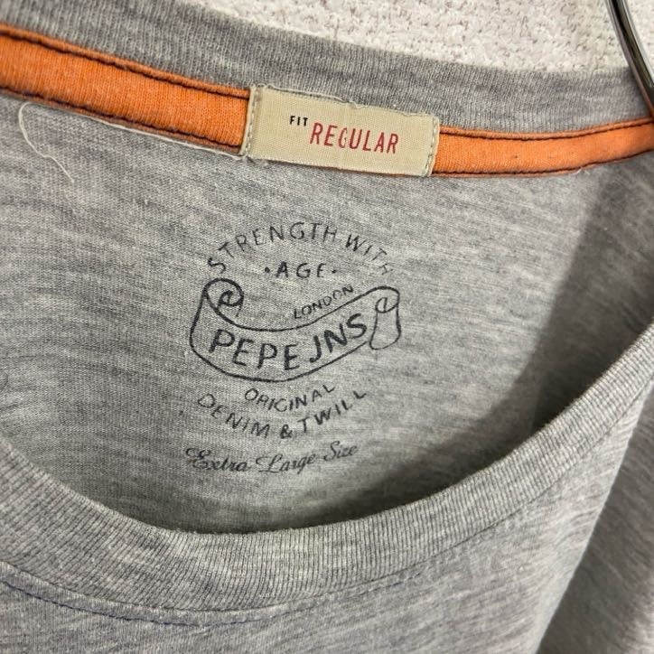 PEPE JNS 半袖プリントTシャツ 3連プリント 英字プリント 新聞紙 クルーネック 灰色 グレー XLサイズ