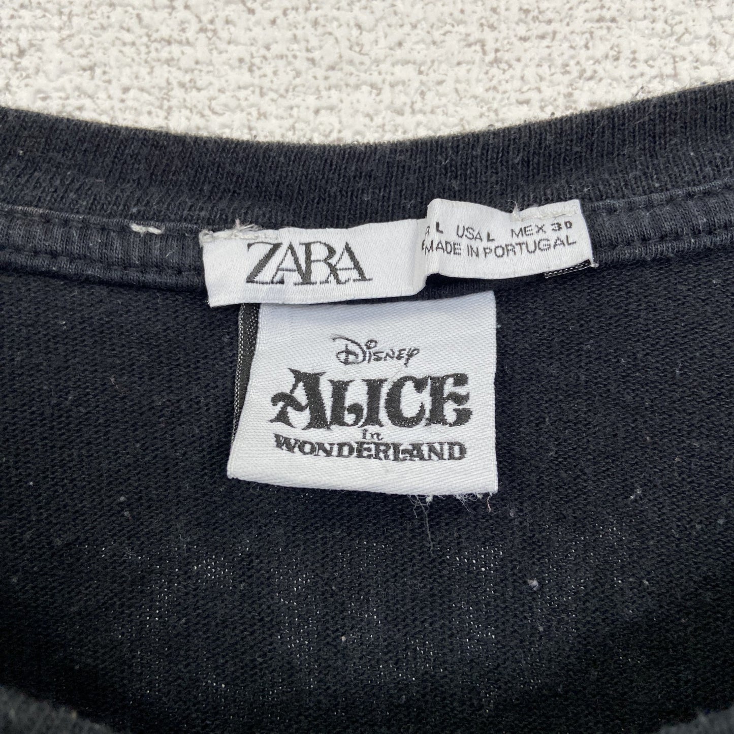 古着 used ZARA Disney ディズニー 不思議の国のアリス 半袖キャラクタービッグプリントTシャツ 黒 Lサイズ