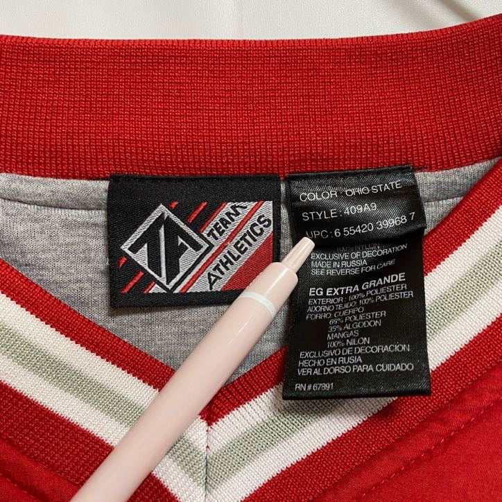 古着 used TEAM ATHLETICS 長袖Vネックカレッジナイロンプルオーバー ワッペン オハイオ州立大学 赤 XLサイズ
