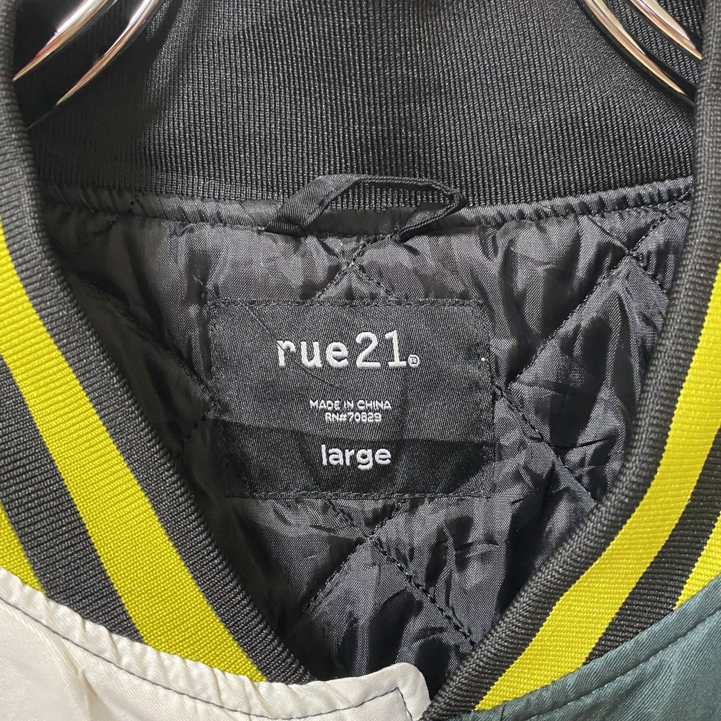 古着 used HUSTLE WORDWIDE 長袖ナイロンスタジャン 刺繍 ワッペン アウター レトロデザイン Lサイズ
