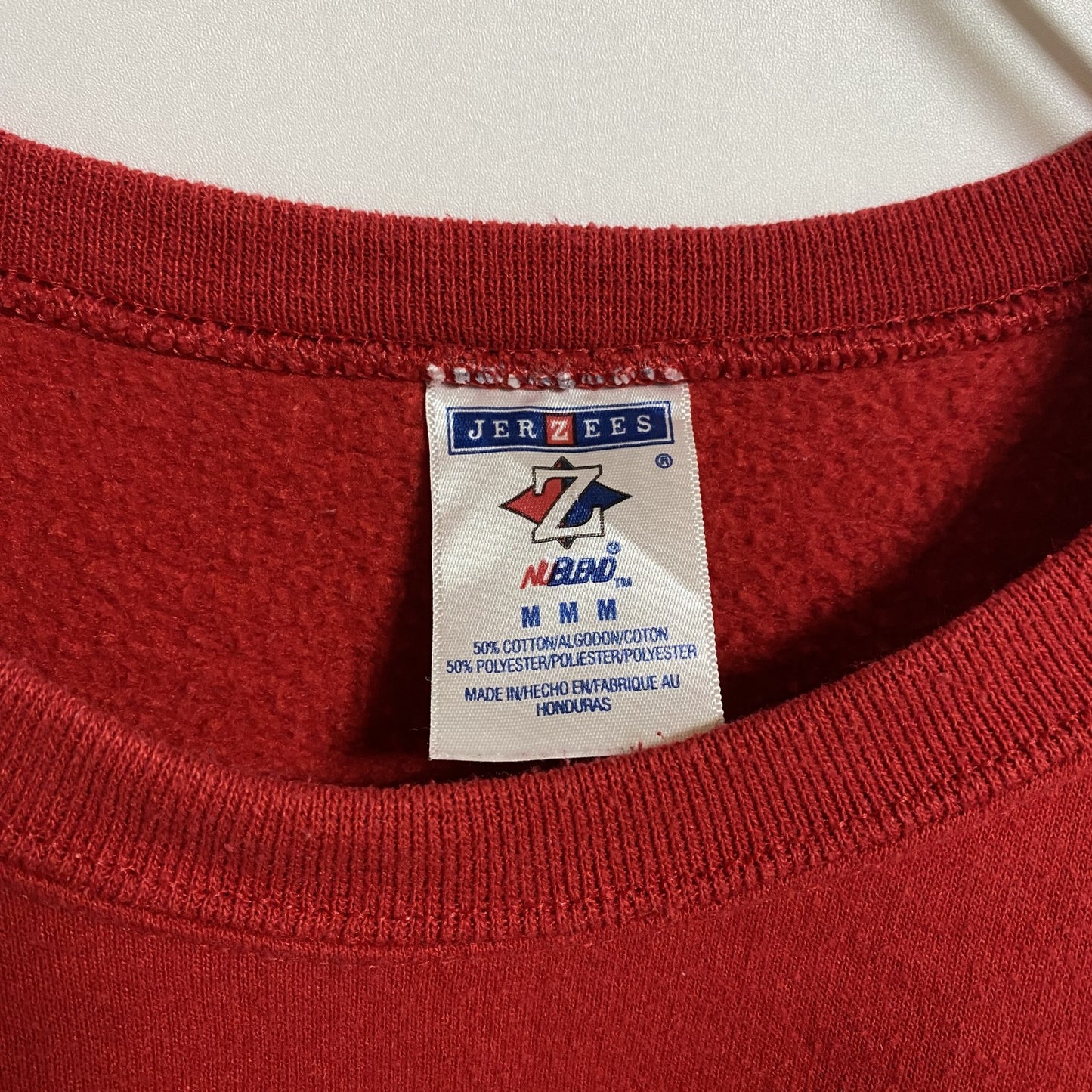 古着 used JERZEES ジャージーズ 長袖ワンポイント刺繍スウェット トレーナー 赤 レトロデザイン Mサイズ