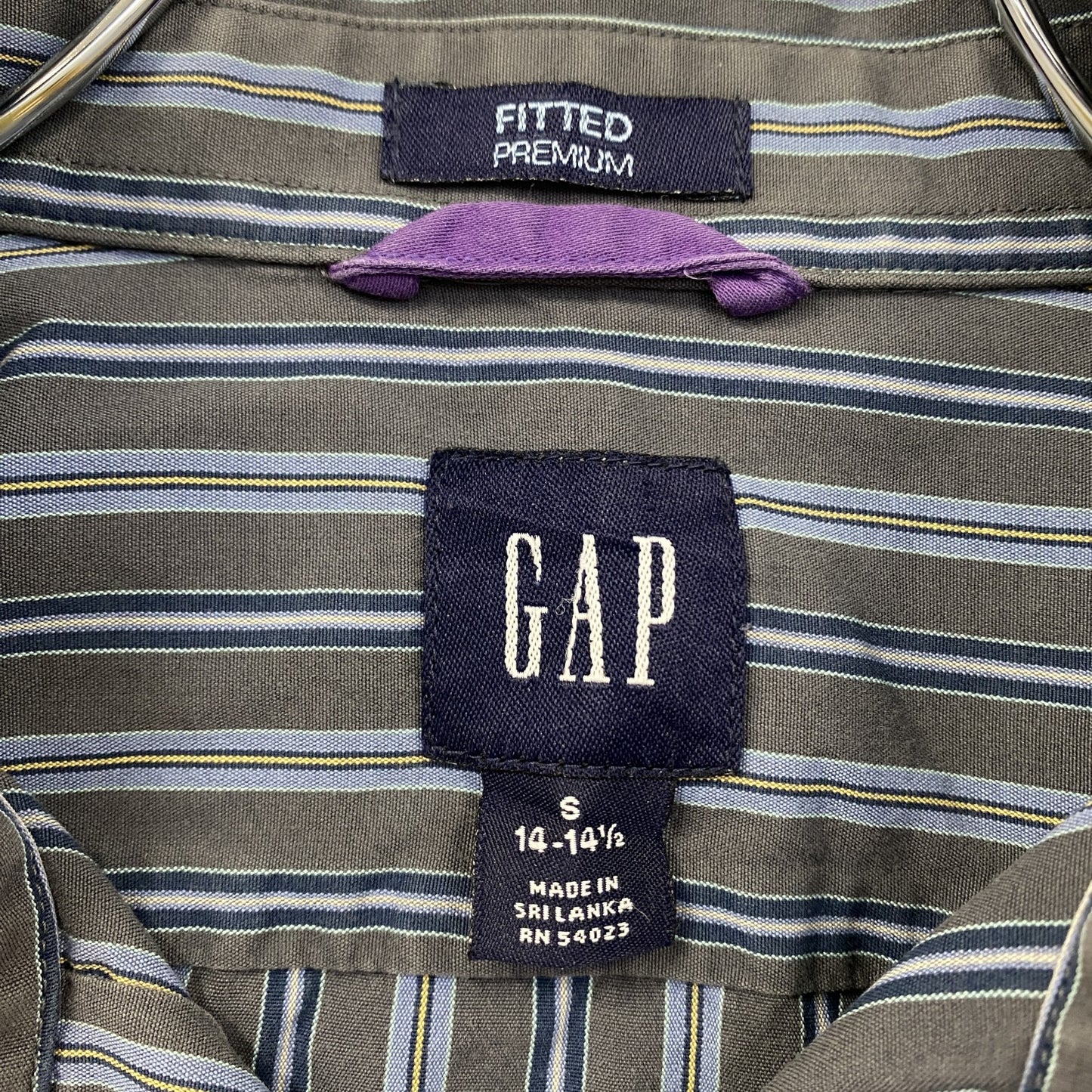 古着 used GAP ギャップ 長袖襟付きストライプ柄シャツ マルチカラー ネイビー グレー 黄色 秋冬服 レトロデザイン
