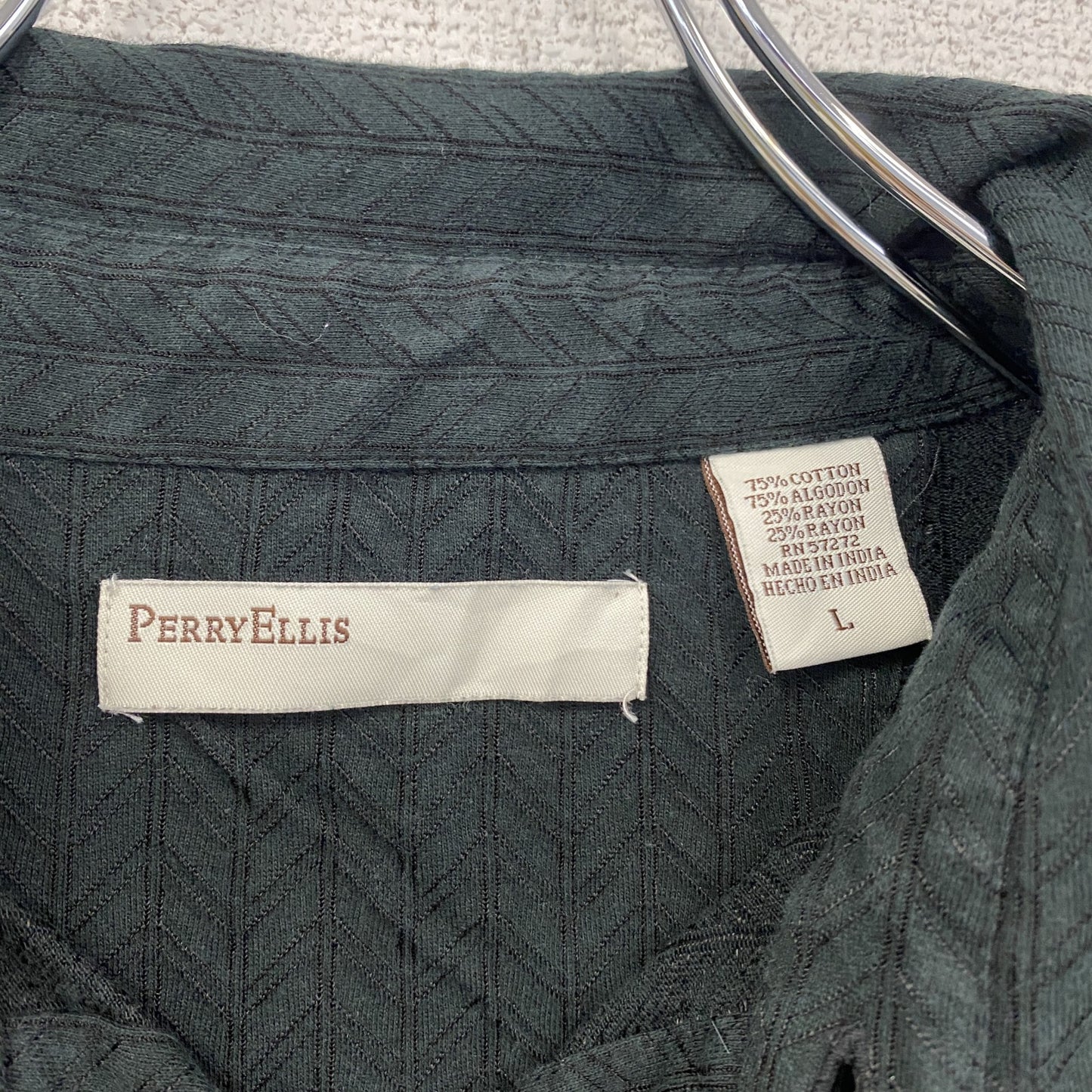 古着 used PERRY ELLIS ペリーエリス 長袖襟付きシャツ 黒 ブラック レトロデザイン 秋冬服 Lサイズ