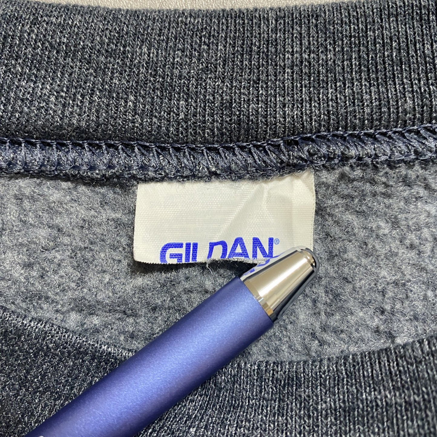 古着 used GILDAN ギルダン 長袖カレッジロゴプリントスウェット トレーナー ミラーズヴィル大学 ダークグレー Lサイズ