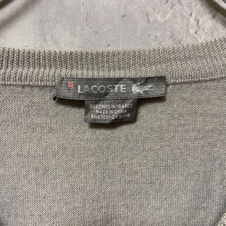 古着 used LACOSTE ラコステ 長袖Vネックセーター ニット アーガイル柄 ワンポイントロゴ刺繍 グレー Mサイズ