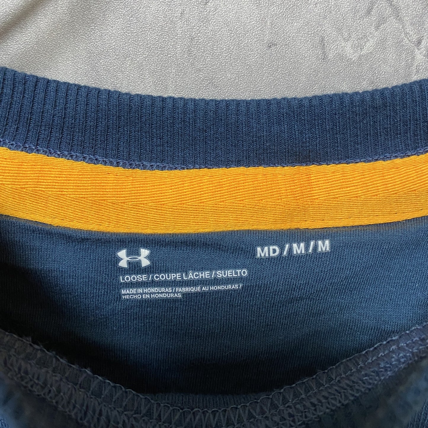 古着 used UNDER ARMOUR アンダーアーマー 半袖切りっぱなしTシャツ クルーネック ワンポイント刺繍 Mサイズ