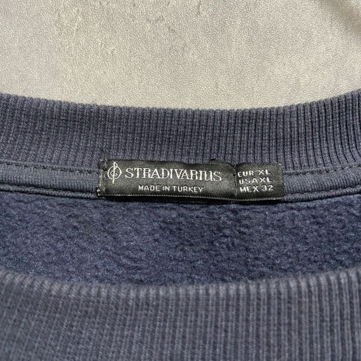 古着 used STRADIVARIUS 長袖ワンポイントロゴ刺繍スウェット トレーナー 黒 ブラック オーバーサイズ XLサイズ