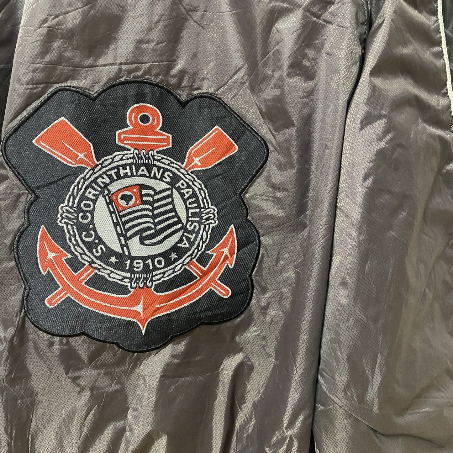古着 used コリンチャンス 長袖ハイネックフルジップブルゾン ポイント刺繡ワッペンジャンパー ブラウン レトロデザイン