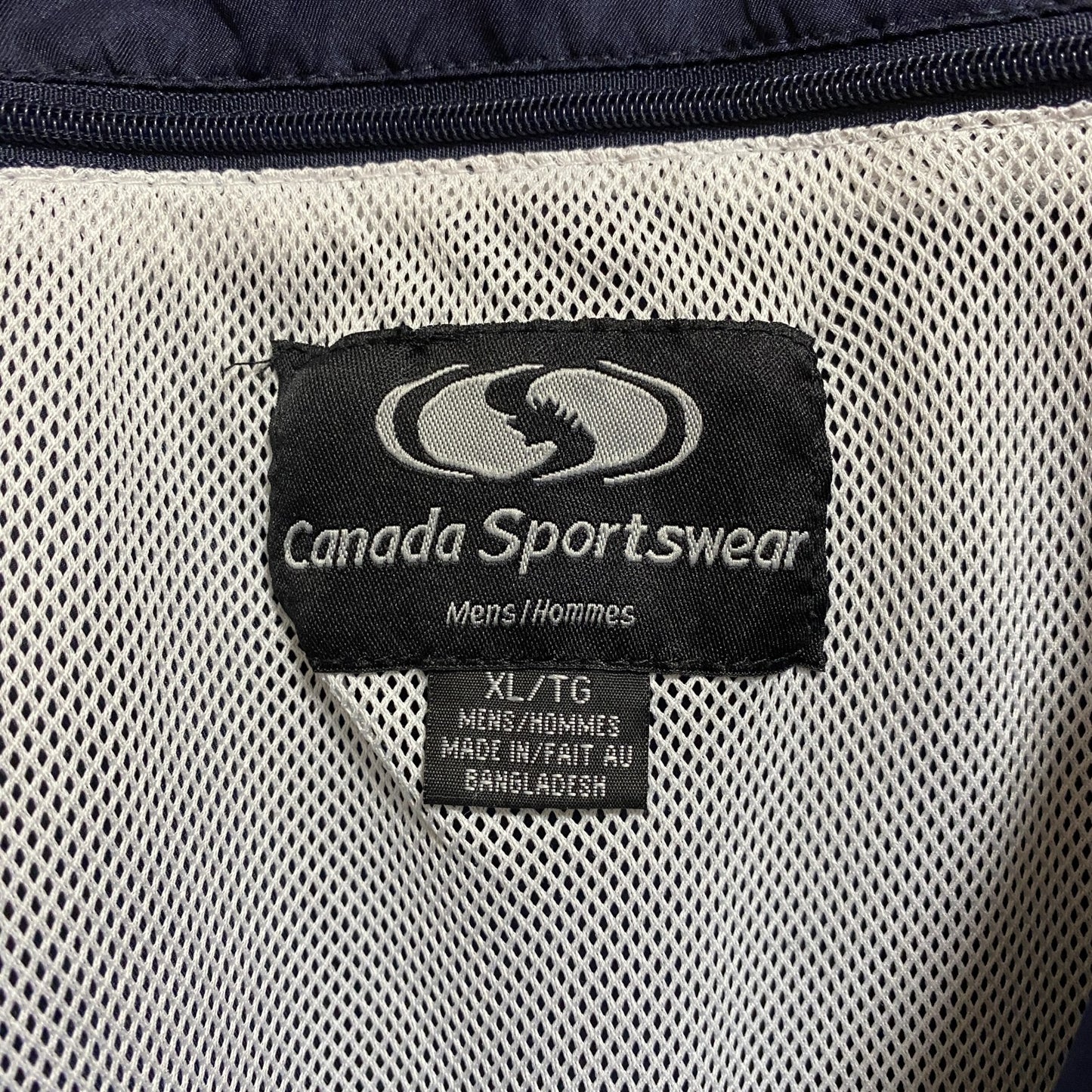 古着 used Canada Sportswear 長袖ハイネックナイロンジャケット ワンポイント刺繍 ネイビー 赤 XLサイズ