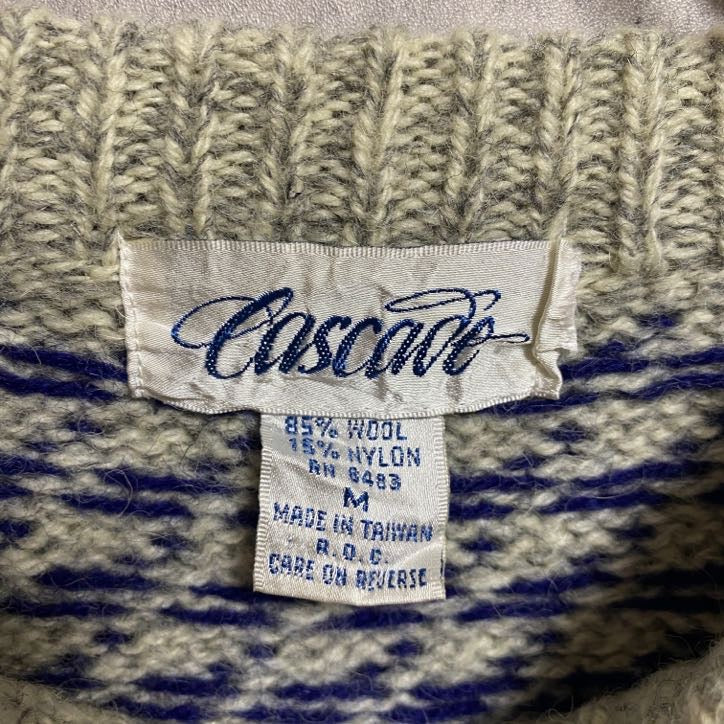 古着 used CASCADE 長袖クルーネックニット セーター 厚手 ノルディック柄 雪 北欧 レトロデザイン Mサイズ