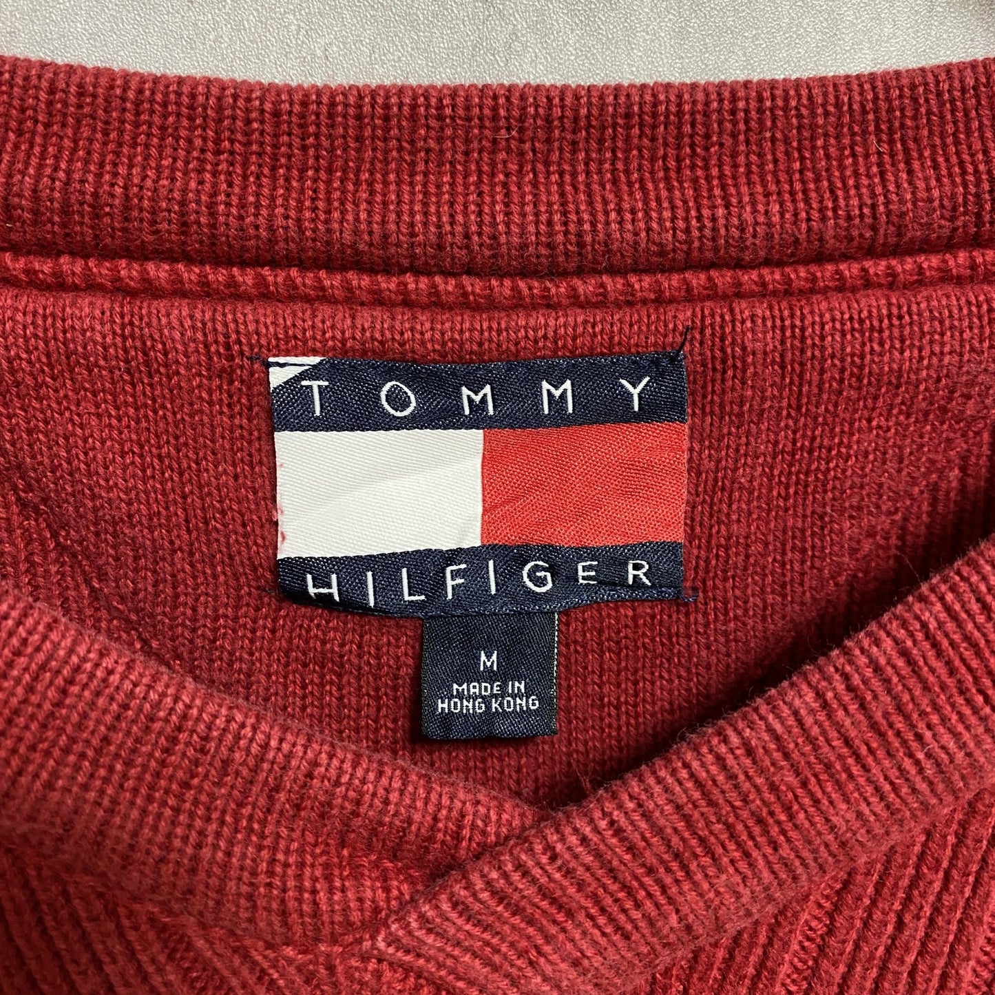 古着 used TOMMY HILFIGER トミーヒルフィガー 長袖Vネックニット セーター 赤 レッド 秋冬服 Mサイズ