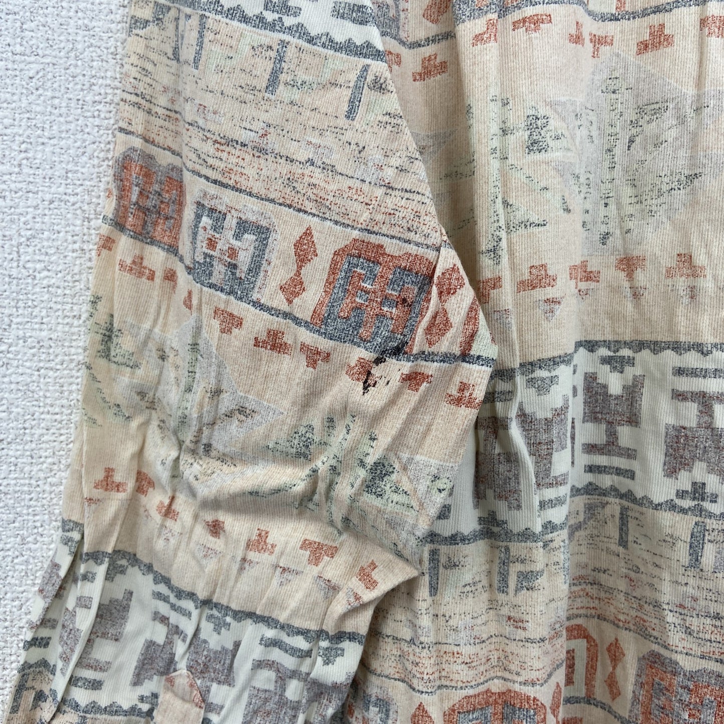 古着 used 長袖プリント柄シャツ エスニックデザイン ネイティブ柄 総柄 個性的 レトロ ベージュ Lサイズ
