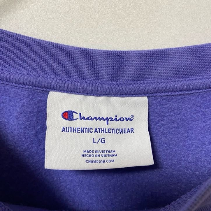 古着 used Champion チャンピオン 長袖スウェット トレーナー ワンポイントロゴ刺繍 パープル クルーネック Lサイズ