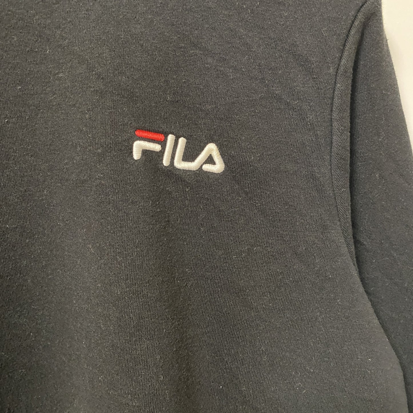 古着 used FILA フィラ 長袖ワンポイントロゴ刺デザインスウェット トレーナー クルーネック 黒 Lサイズ