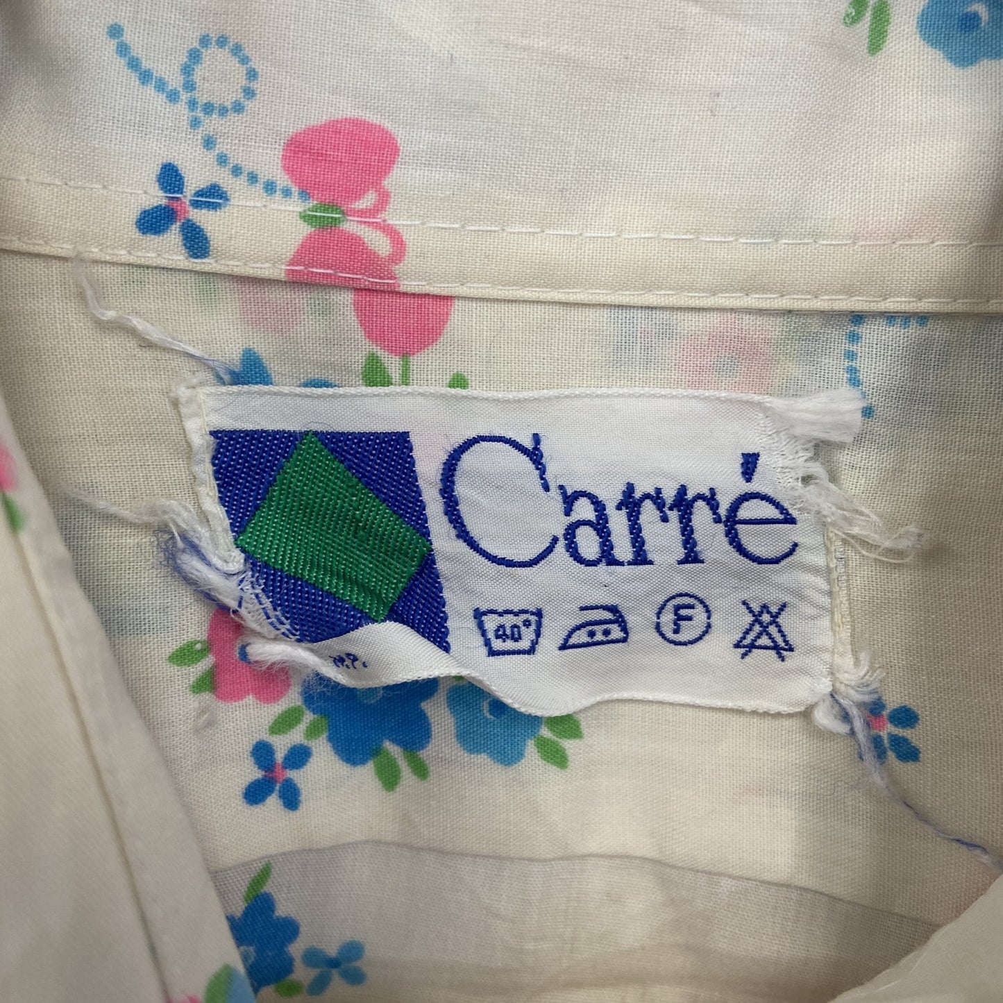 古着 used Carr'e 長袖プリント柄シャツ 花柄 蝶々 総柄 レトロデザイン ヴィンテージ風 白 ホワイト Lサイズ