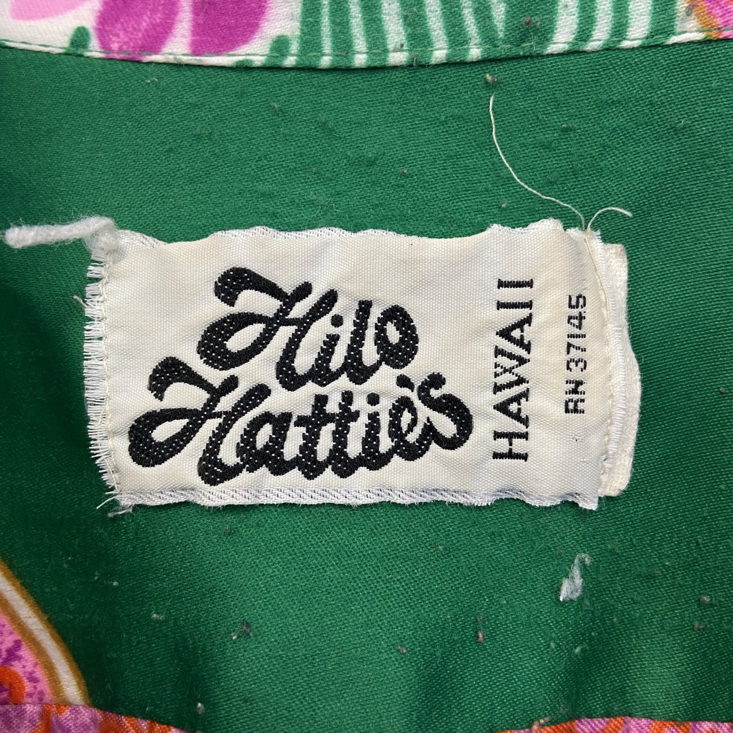 古着 used Hilo Hattie 半袖プリント総柄シャツ レトロデザイン ハワイ エスニック 襟付き 胸ポケット Mサイズ
