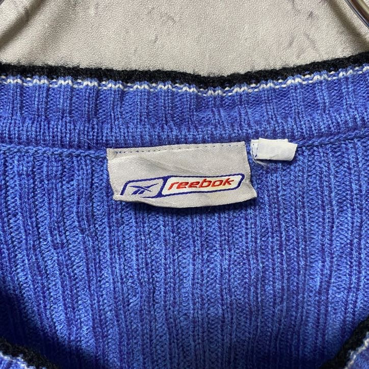 古着 used Reebok リーボック 長袖デザインニット セーター ボーダー柄 Vネック レトロ 水色 白 黒 Mサイズ
