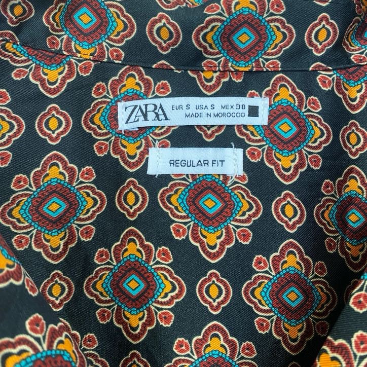 古着 used ZARA ザラ 半袖プリント柄シャツ 総柄 エスニック レトロデザイン 黒 ブラック Sサイズ
