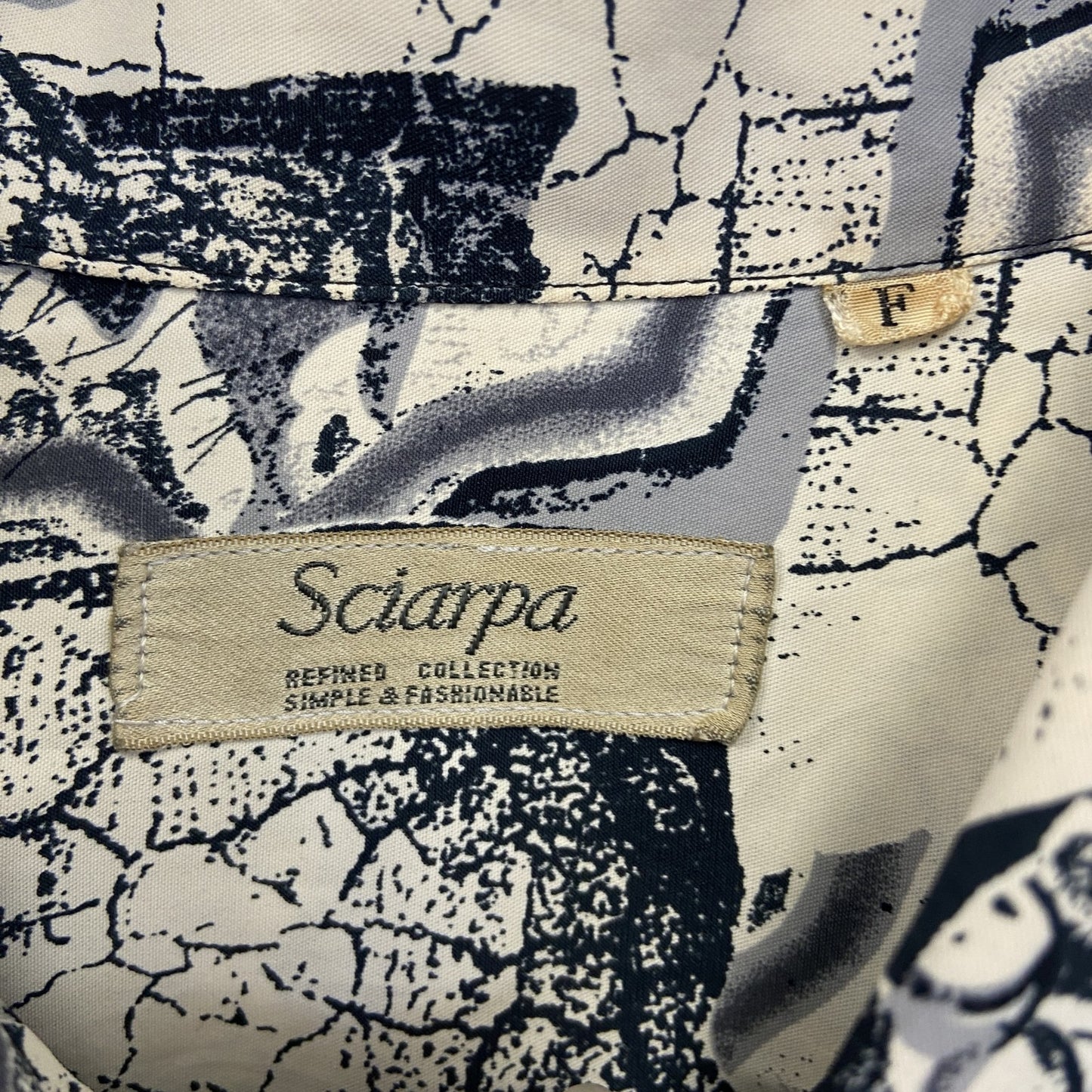 古着 used Sciarpa シャルパ 長袖総柄シャツ カジュアル 個性的 ポッケ付き レトロデザイン Lサイズ