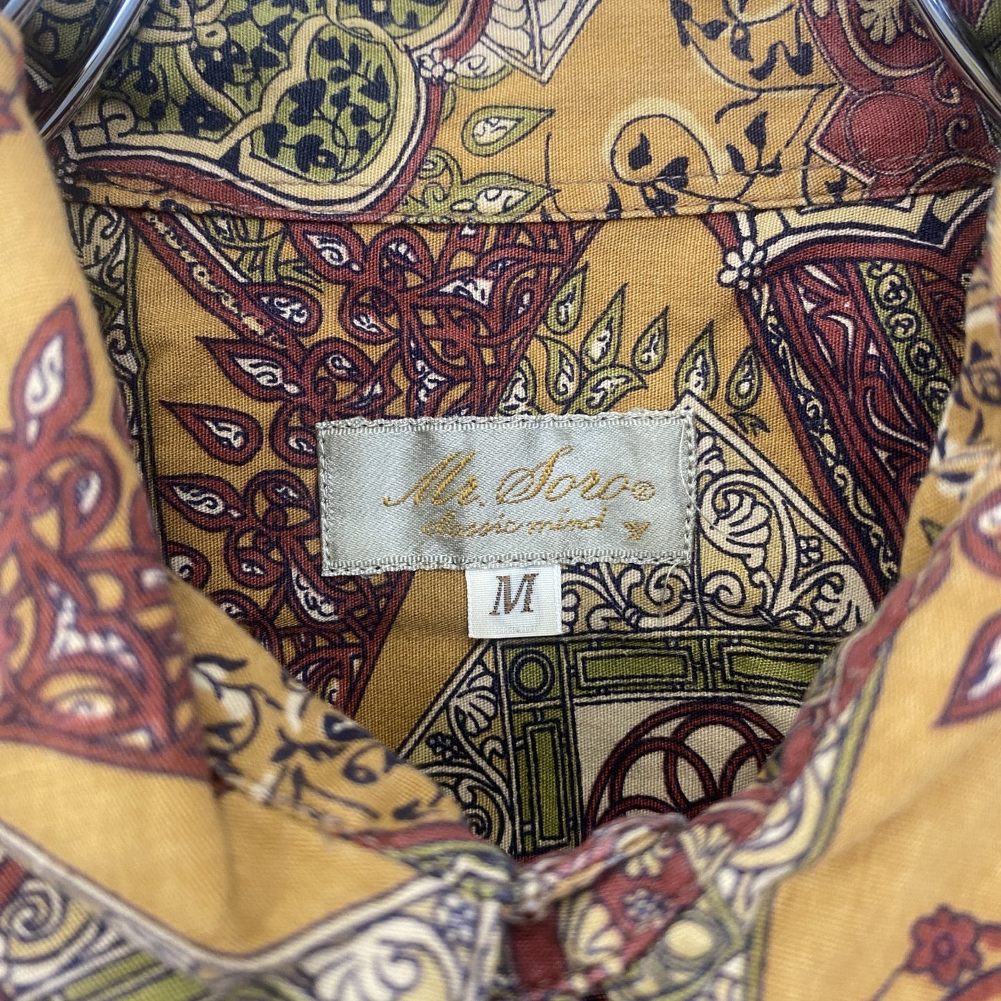 古着 used 長袖プリント総柄シャツ レトロデザイン ボタニカル エスニック 幾何学模様 花 絨毯 Mサイズ