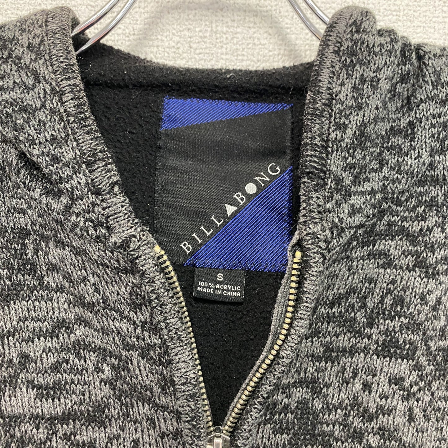 BILLABONG ビラボン フルジップアクリルニットパーカー/フーディー ワンポイント 灰色 グレー Sサイズ