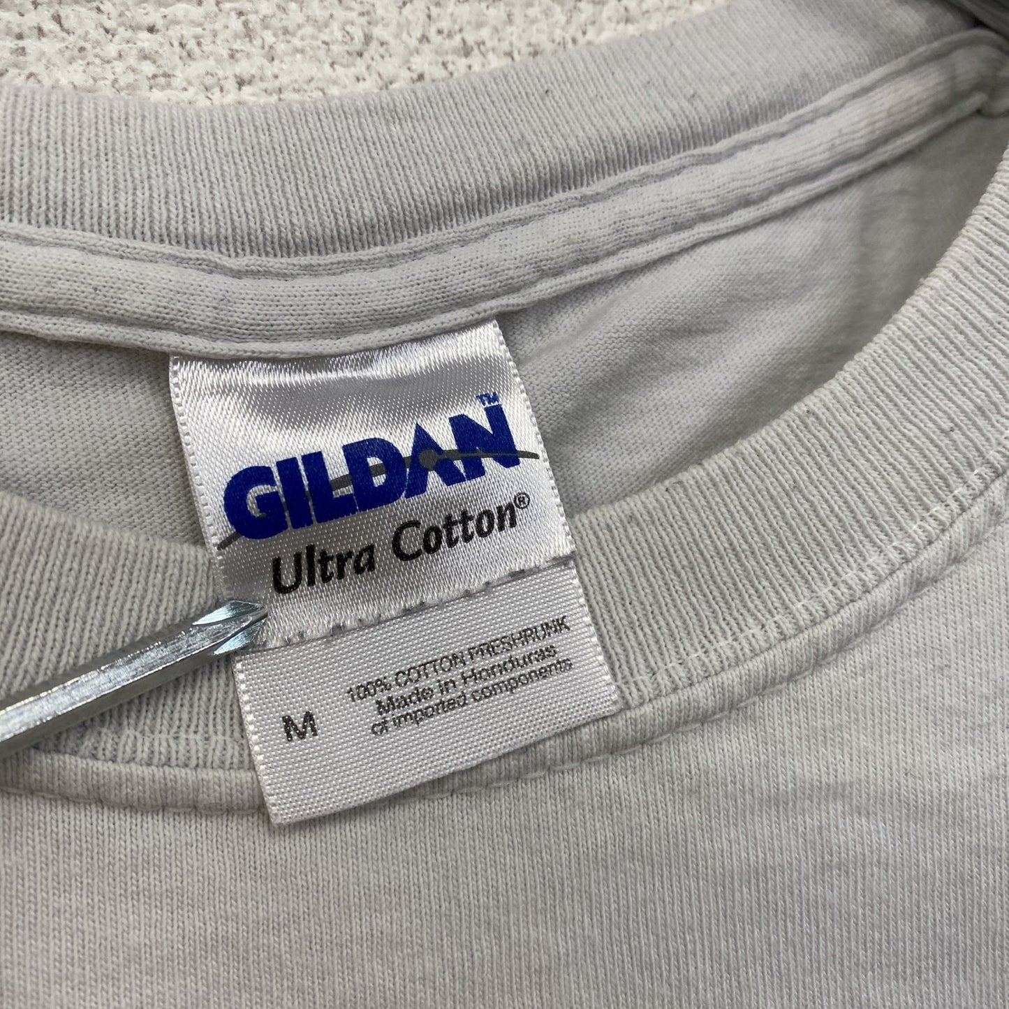 GILDAN ギルダン 半袖プリントTシャツ resistance クルーネック 白 ホワイト Mサイズ