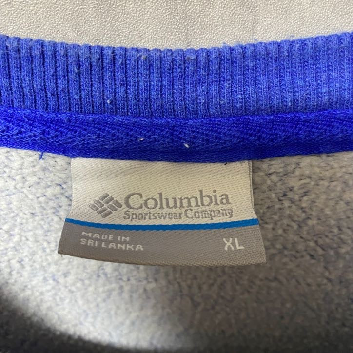 古着 used Columbia コロンビア 長袖スウェット トレーナー ワンポイントロゴ刺繍 青 ビックシルエット XLサイズ