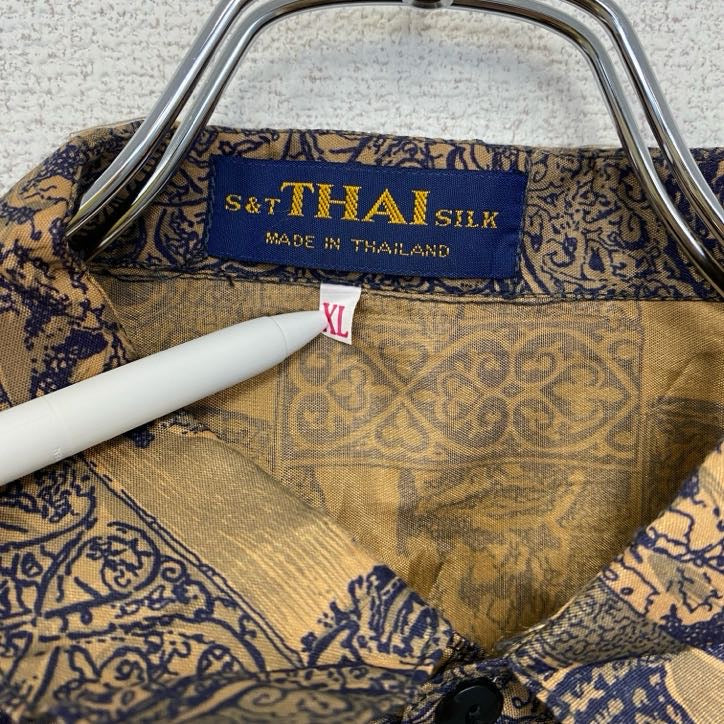 古着 used 半袖総柄シャツ 幾何学模様 胸ポケット バティック柄 個性的 黄金色 青 レトロデザイン XLサイズ