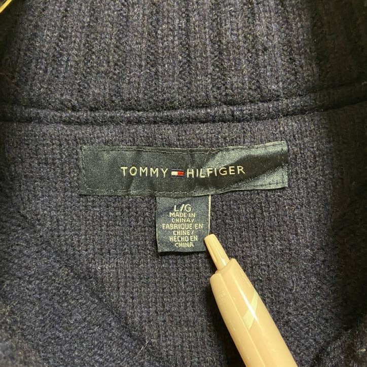 古着 used TOMMYHILFIGER 長袖ワンポイント刺繡ニットカーディガン セーター ネイビー 秋冬服 Lサイズ