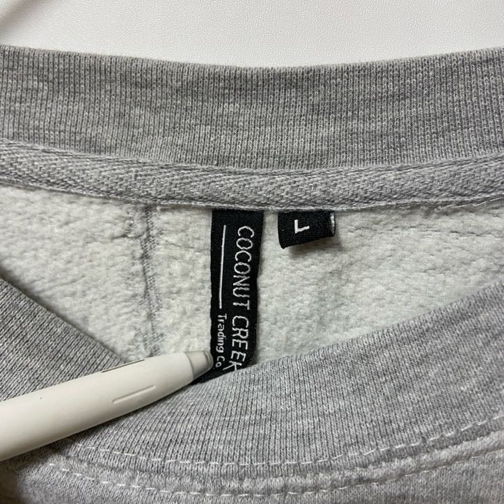 古着 used COCONUTCREEK 長袖ロゴプリントスウェット トレーナー サバンナ グレー 秋冬服 Lサイズ