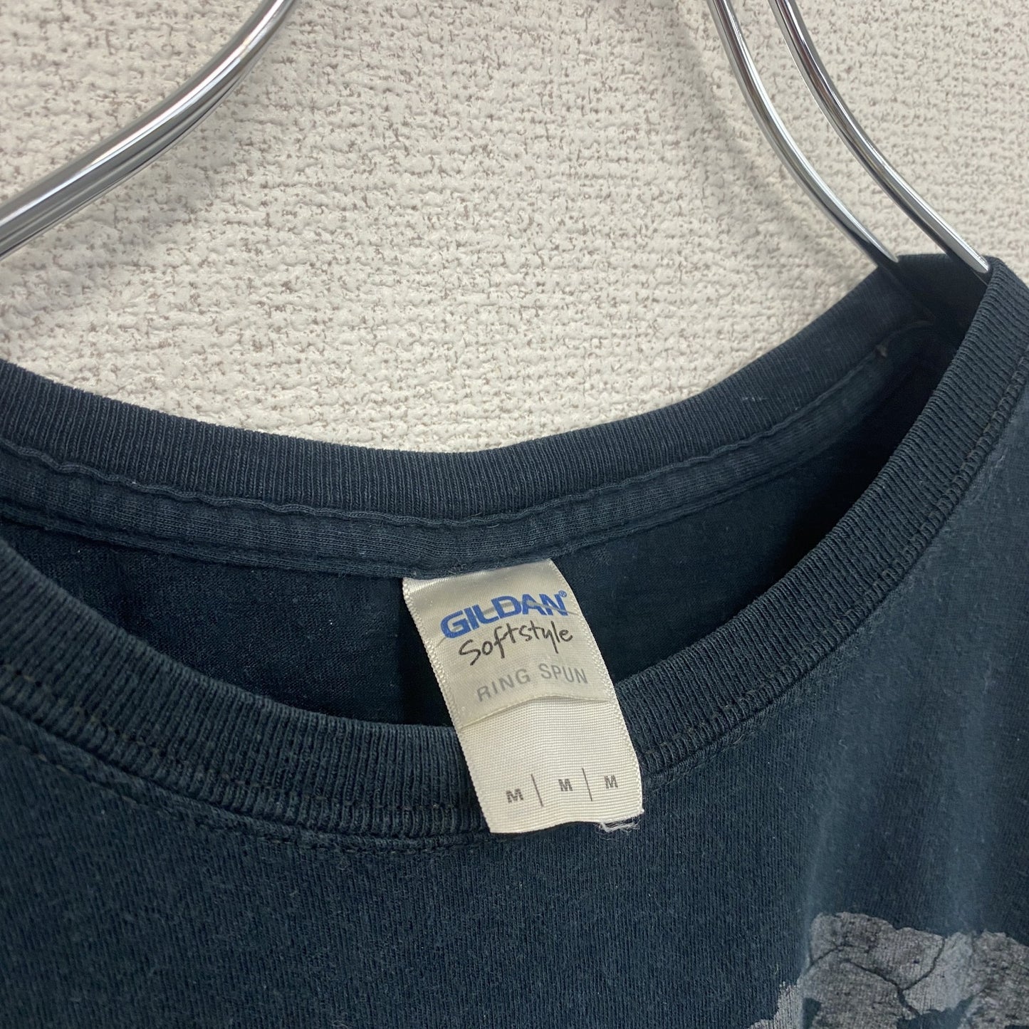 GILDAN ギルダン Sister 半袖バンドプリントTシャツ 4連プリント クルーネック 黒 ブラック Mサイズ