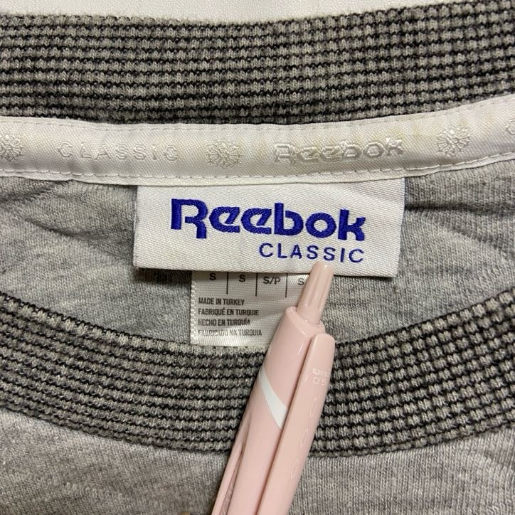 古着 used Reebok リーボック 長袖キルティングスウェット トレーナー 黒 灰色 グレー ワンポイントロゴ Sサイズ