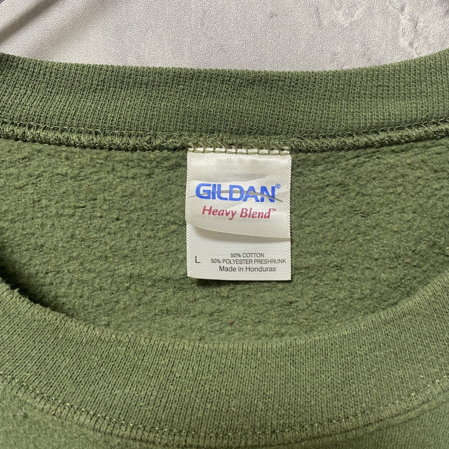 古着 used GILDAN ギルダン 長袖デザインスウェット トレーナー ワンポイント刺繍 緑 カーキ Lサイズ