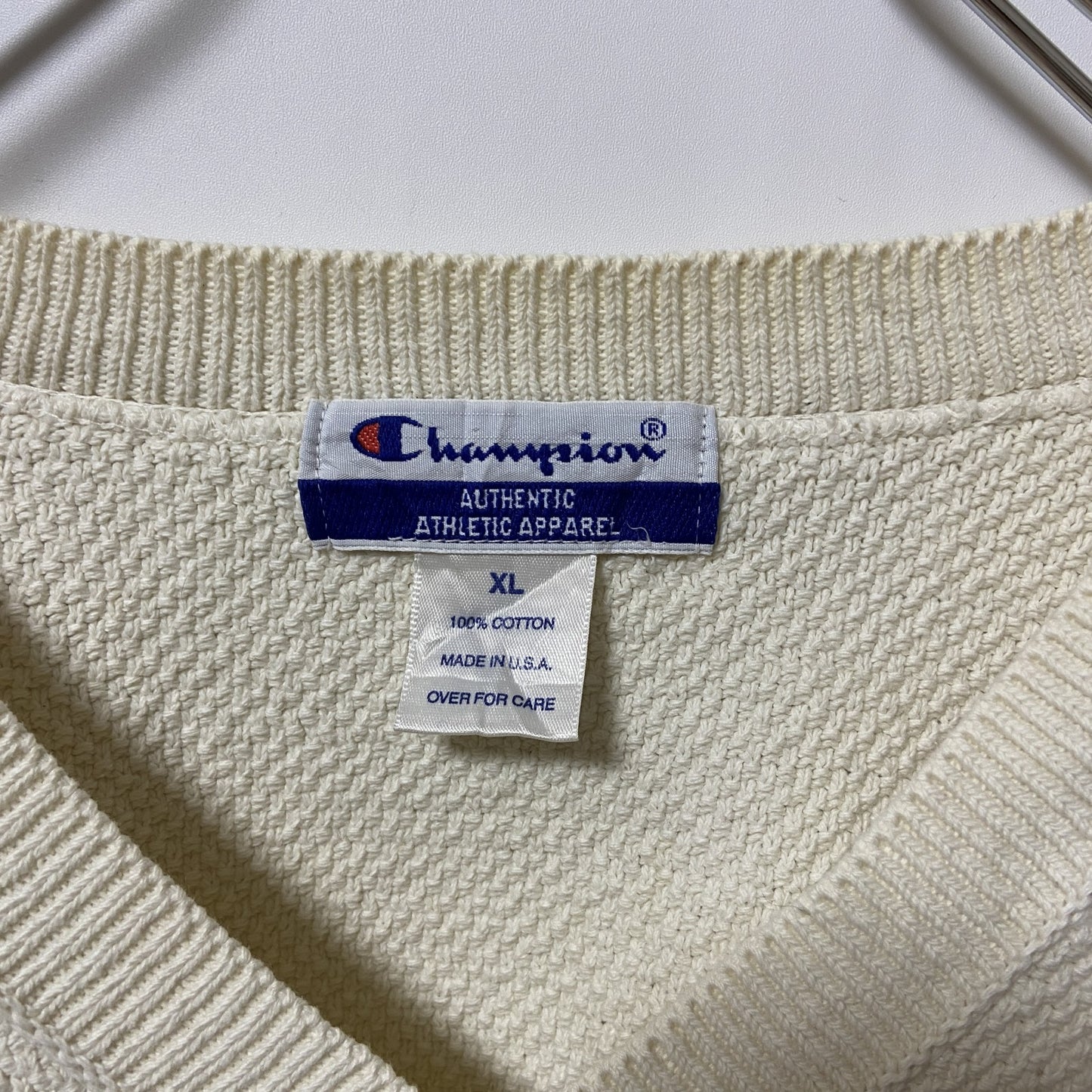 古着 used Champion チャンピオン 長袖Vネックニット セーター ワンポイント刺繍 lowa XLサイズ