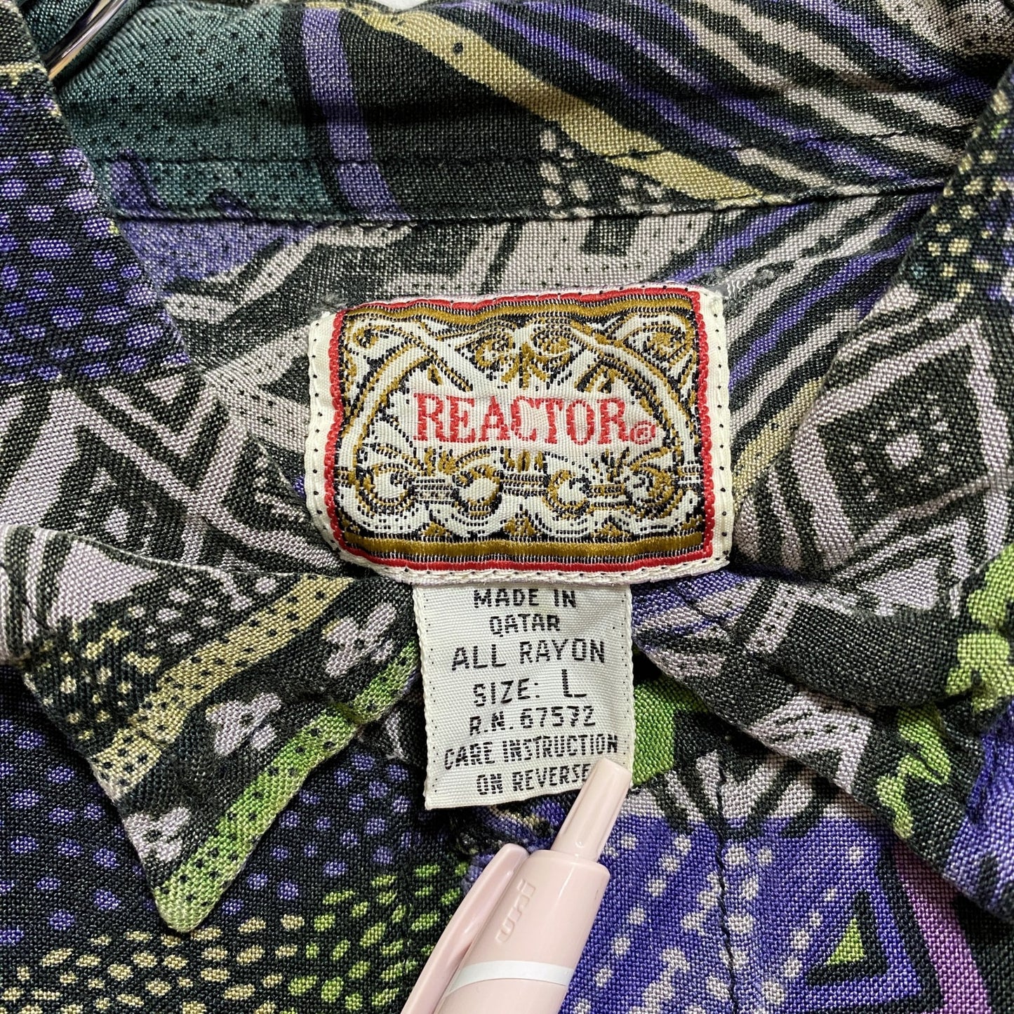 古着 used REACTOR 半袖総柄シャツ レーヨンシャツ マルチカラー 幾何学模様 レトロデザイン 個性的 Lサイズ